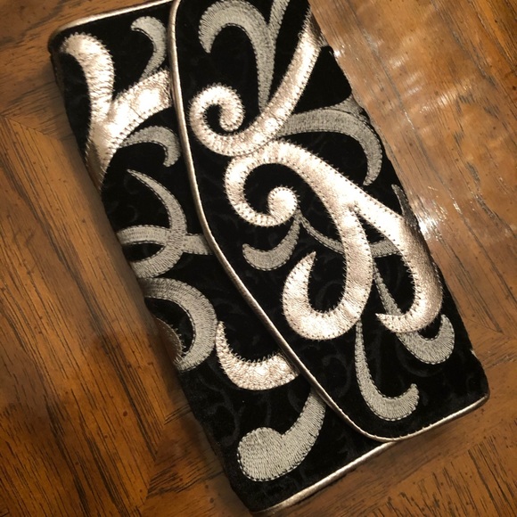 Black & gold clutch by Bloomingdales - Picture 1 of 2